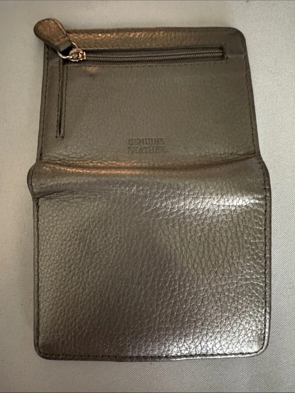 Compact Pebbled Leather Bifold Wallet in Silver